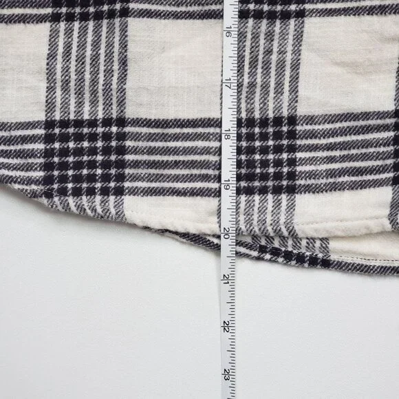 American Eagle Flannel Crop Shirt Women's Medium Black & Cream Plaid Western NWT - Picture 5 of 16
